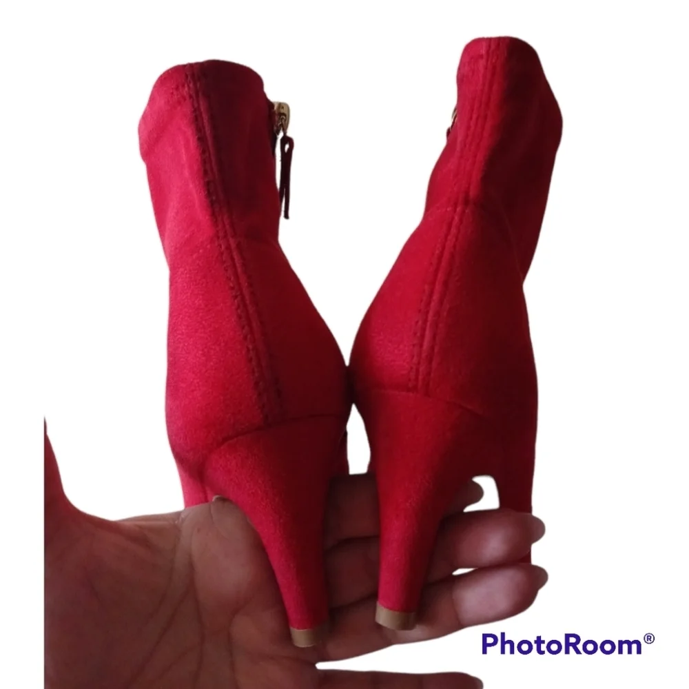 👠 NWOT Good American Icon Red Suede Ankle Booties. Size 6.5